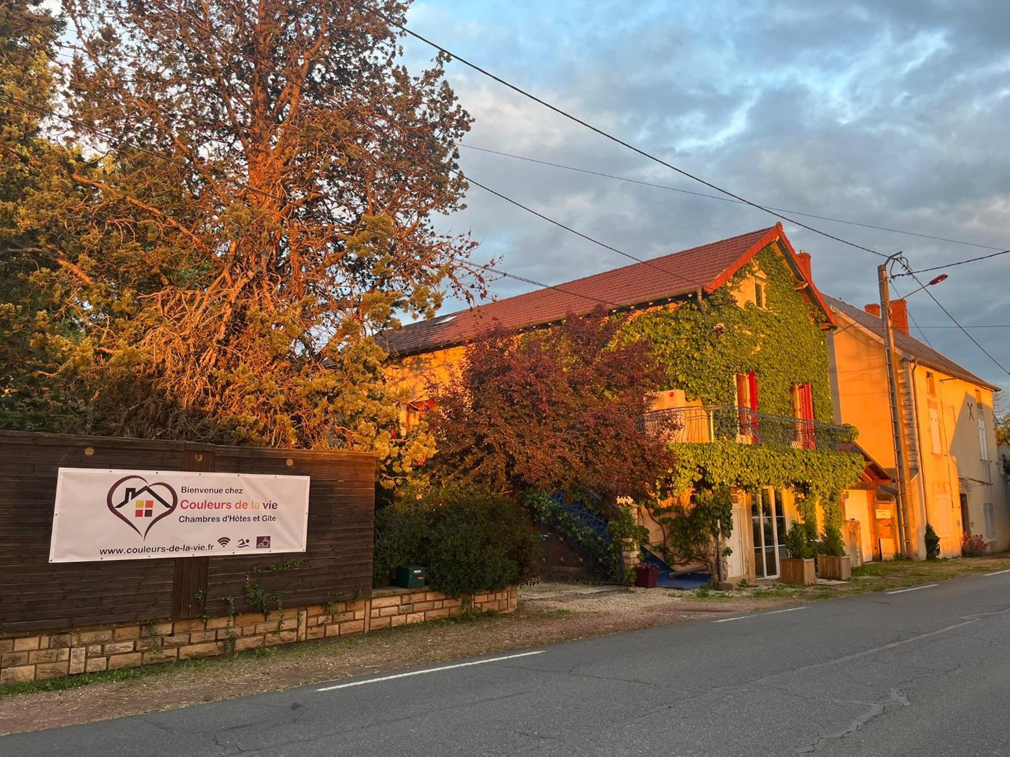 Couleurs De La Vie - Chambres D'Hotes Et Gite Cormatin Buitenkant foto